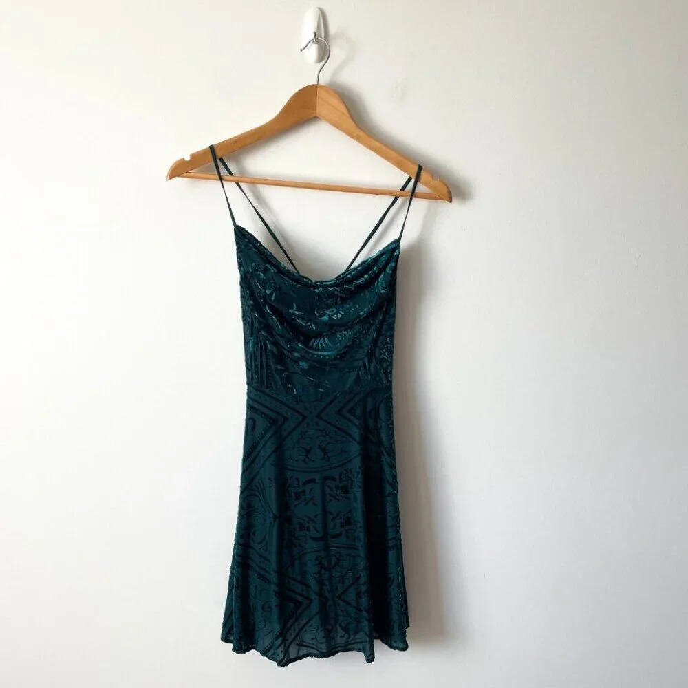 Urban Outfitters UO Lexi Velvet Cowl Neck Mini Dress Emerald Green Size Small - Picture 3 of 8